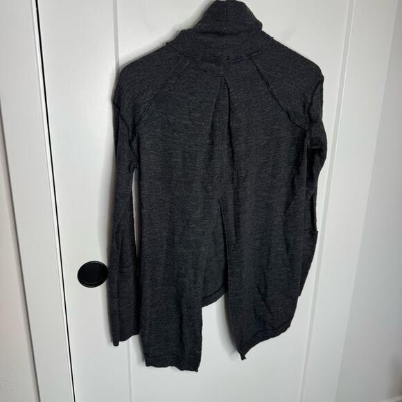 Free People Split Back Charcoal Gray Turtleneck Knit Sweater Size XS - Picture 6 of 6
